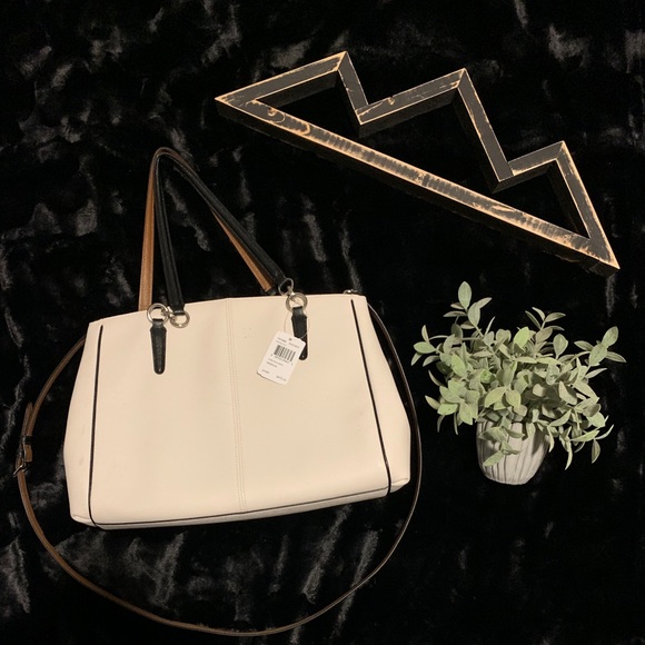 Coach Purse - Picture 7 of 8